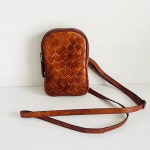 Vilencia Holland Woven Brown Leather Crossbody Bag